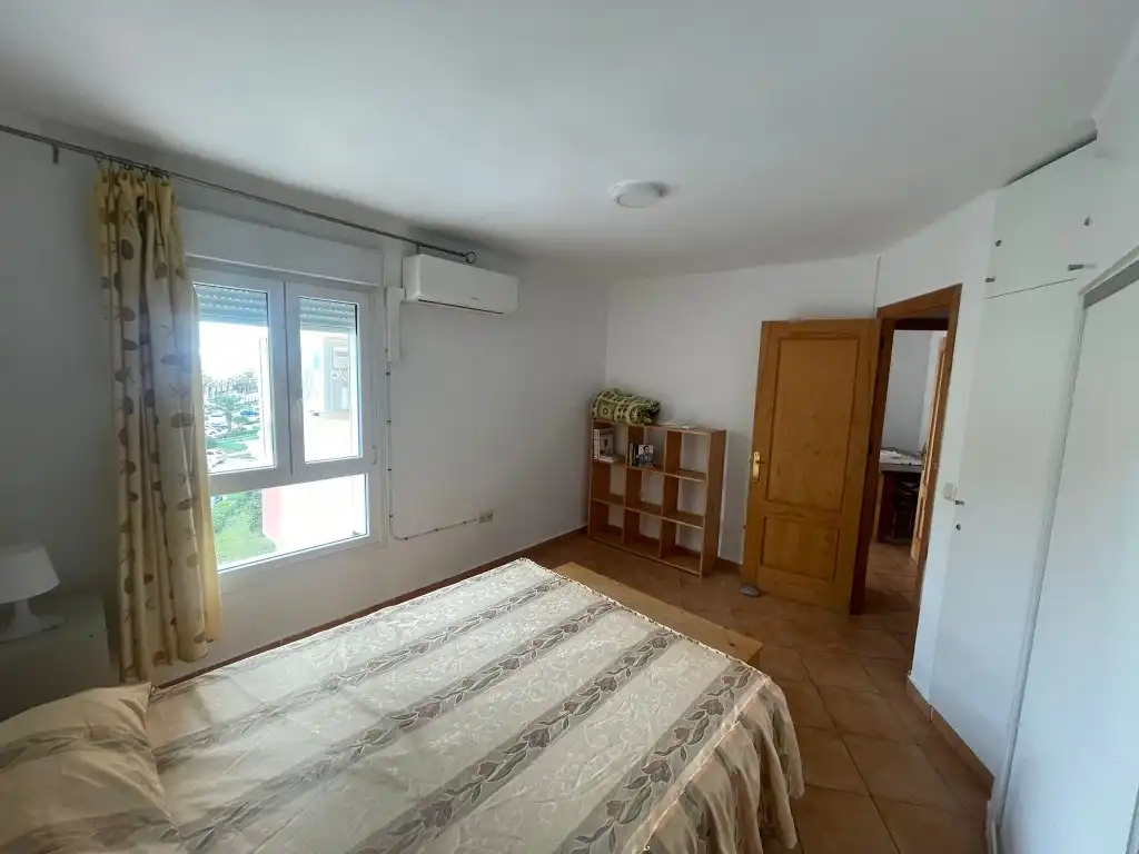Dormitori de Apartament en venda en Torrox amb Terrassa, Piscina i Moblat