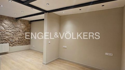Vivienda singular reformada con altillo, patio y terraza privada en Hostafrancs, imatge 4