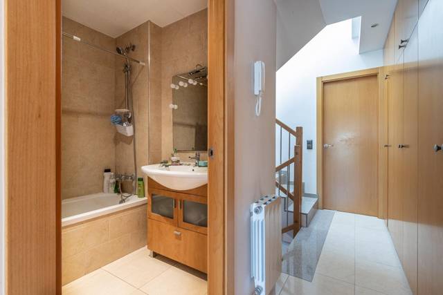 Casa adosada en Venta en La Romànica