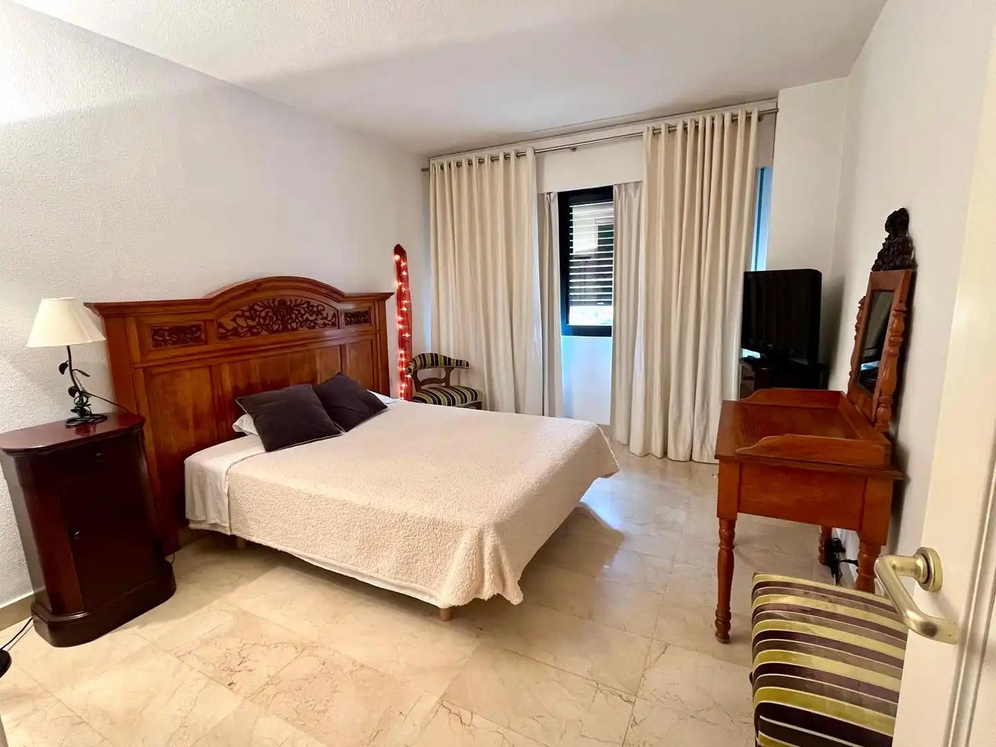 Dormitori de Apartament de lloguer en  Palma de Mallorca amb Aire condicionat, Terrassa i Moblat