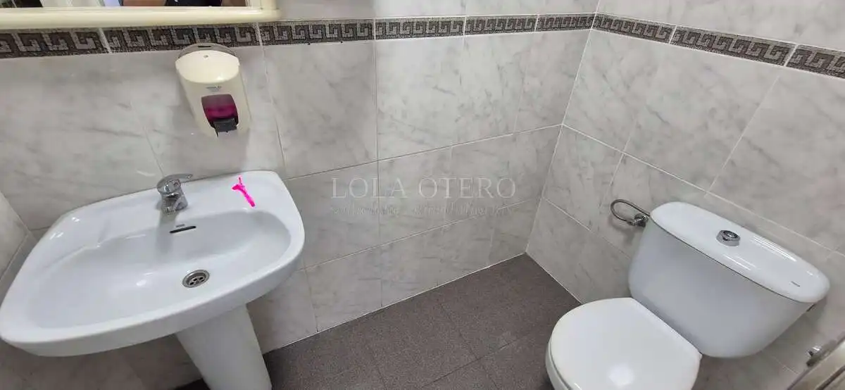 Bany de Local de lloguer en Cheste