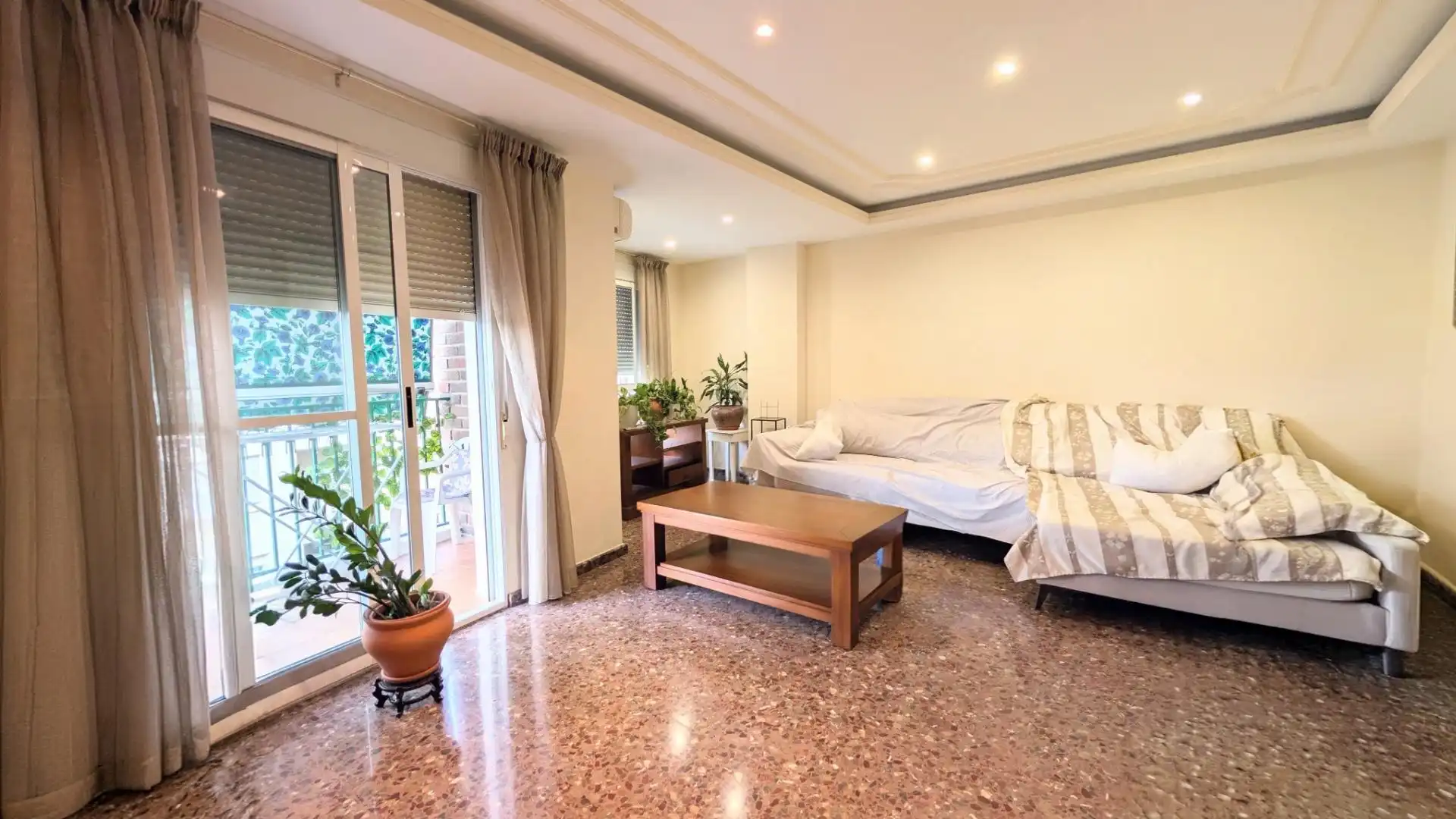 Living room of Flat for sale in Elche / Elx  with Air Conditioner and Balcony