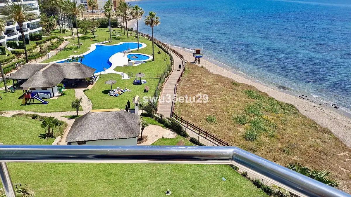 Apartament amb piscina en venda a Calahonda, imagen 3