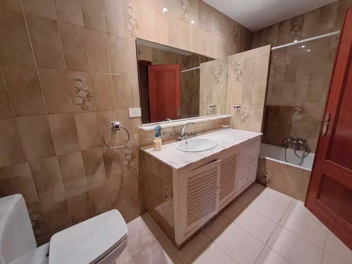 Baño de Casa o chalet en venta en Benicasim / Benicàssim con Jardín privado, Terraza y Piscina