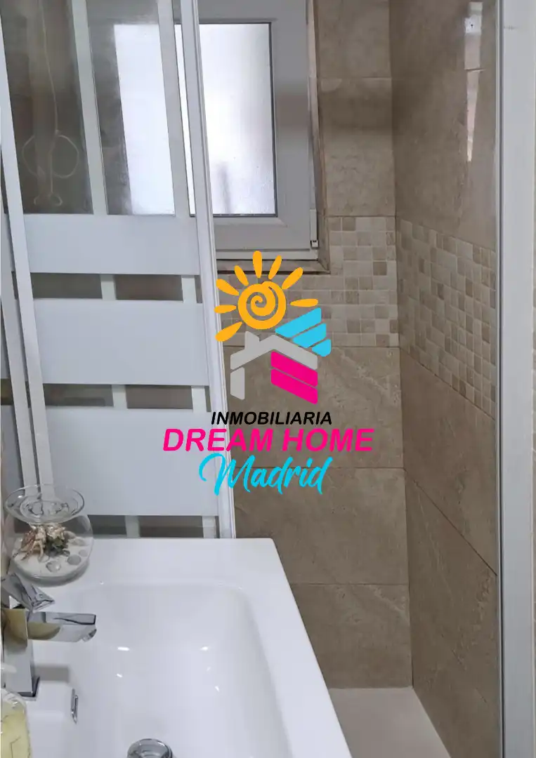 Vista exterior de Piso en venta en Madrid con Aire acondicionado y Calefacción