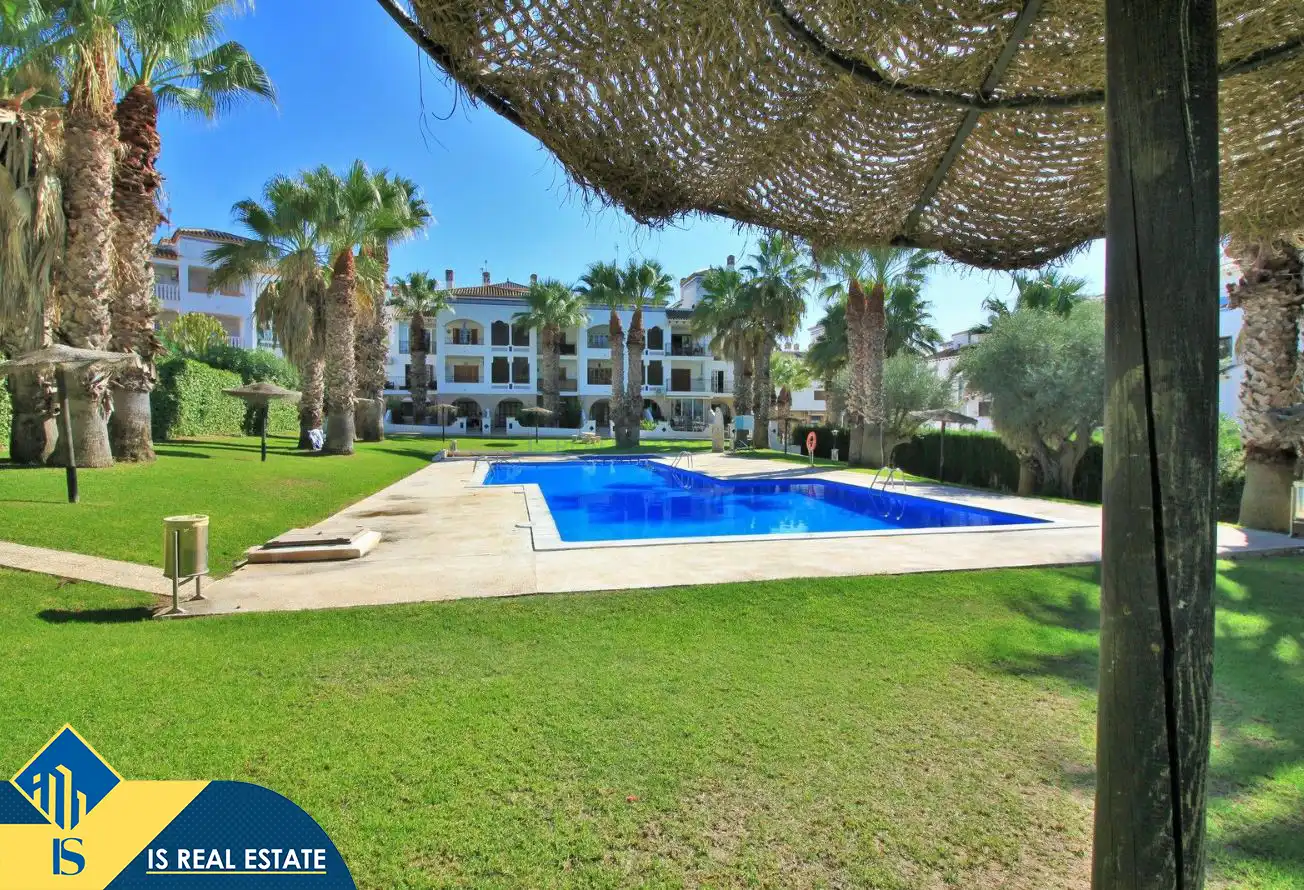 Apartamento con piscina en venta en Orihuela Costa, imagen 18