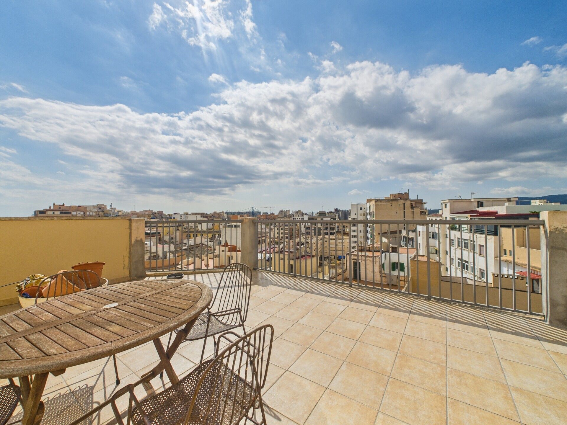 Attic to rent in Marquès de Fontsanta, Llevant
