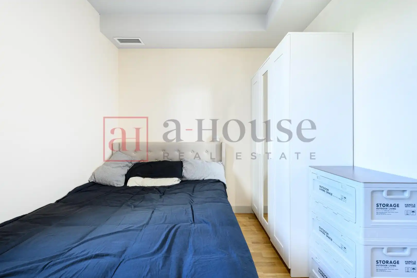 Bedroom of Flat for sale in Barcelona  with Heating, Parquet flooring and Terrace