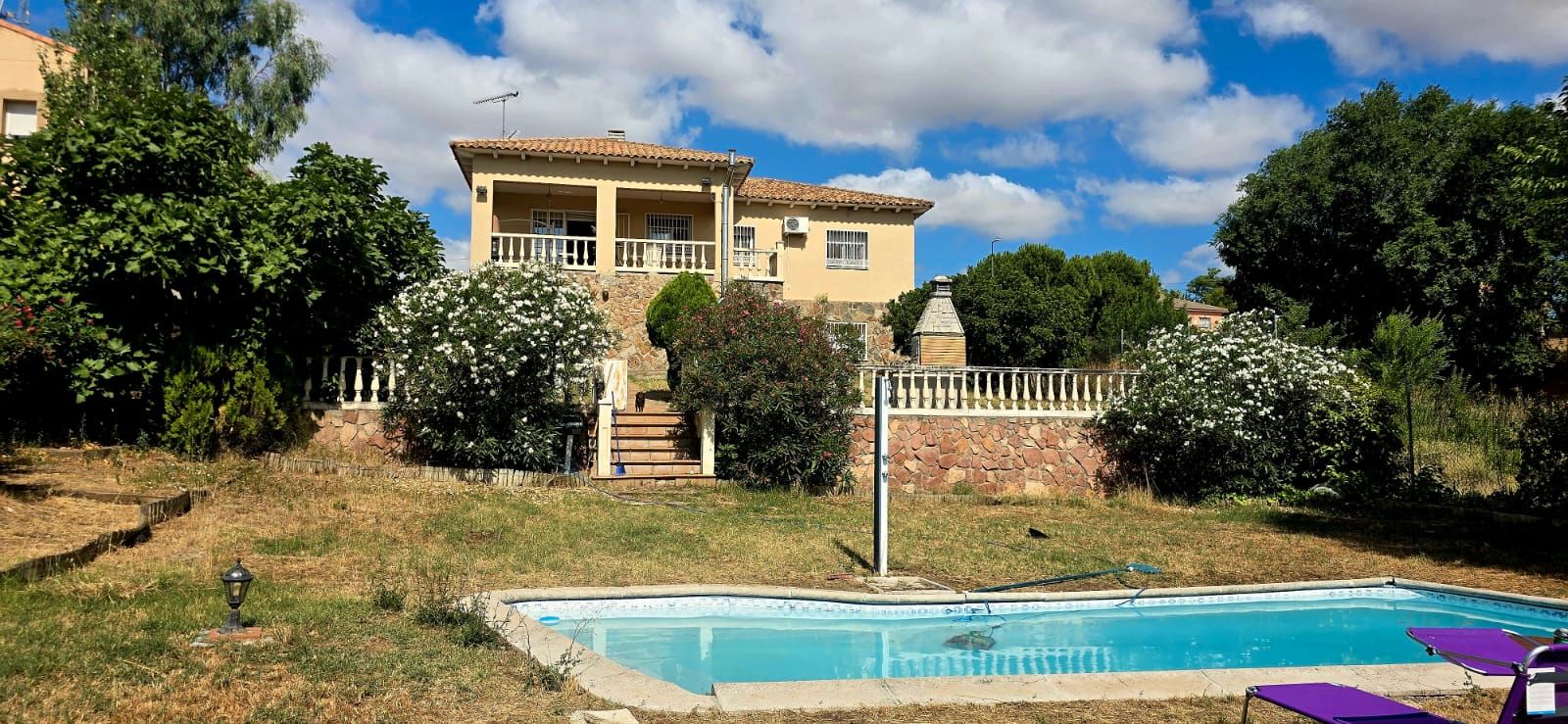 Vista exterior de Casa o chalet en venta en Colmenar de Oreja con Aire acondicionado, Calefacción y Jardín privado