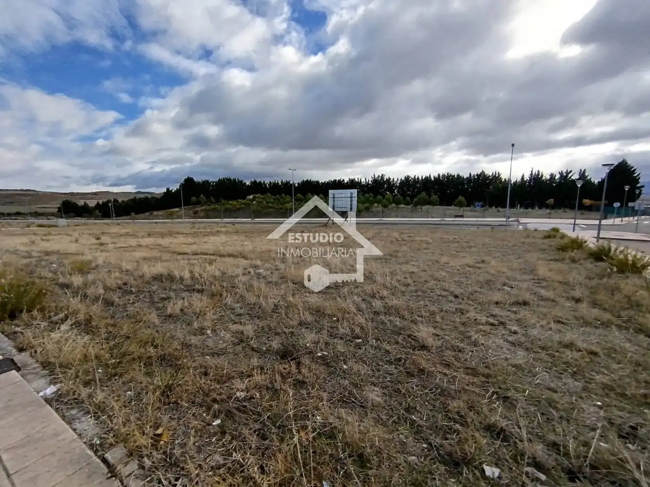Residential land for sale in Calle Eliseo Sainz Ripa, imagen 4