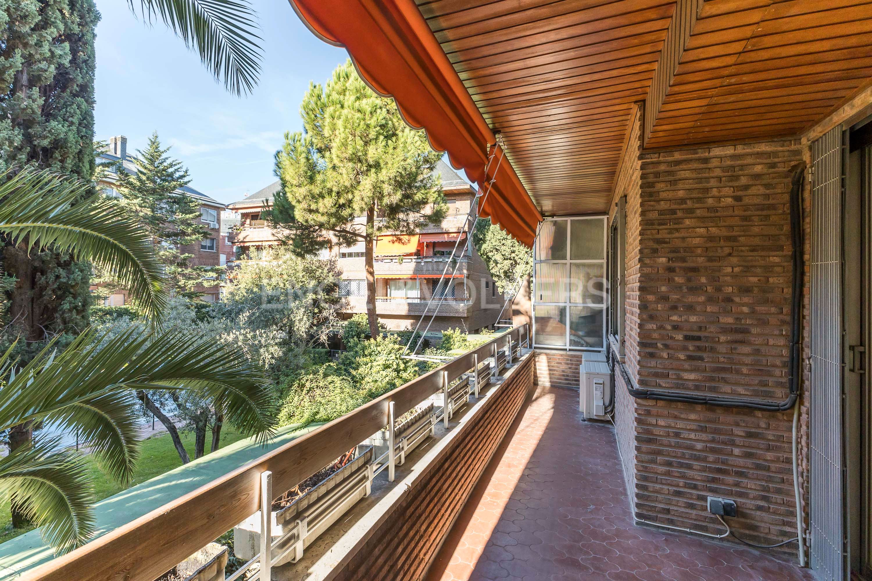 Exterior view of Apartment to rent in  Madrid Capital  with Air Conditioner, Heating and Private garden