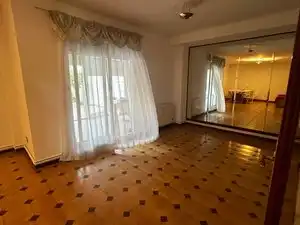 Habitación de Estudio de alquiler en Alcalá de Henares con Calefacción, Jardín privado y Amueblado