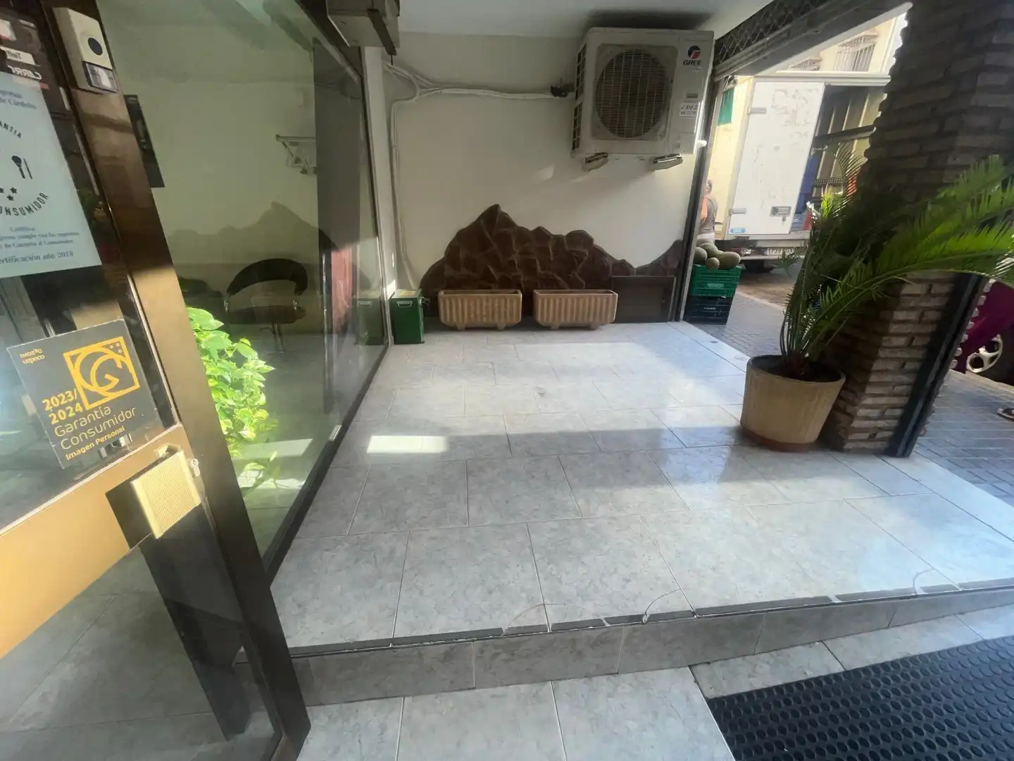 Local en venta en Calle de Lorenzo Ferreira, Santa Rosa - Valdeolleros