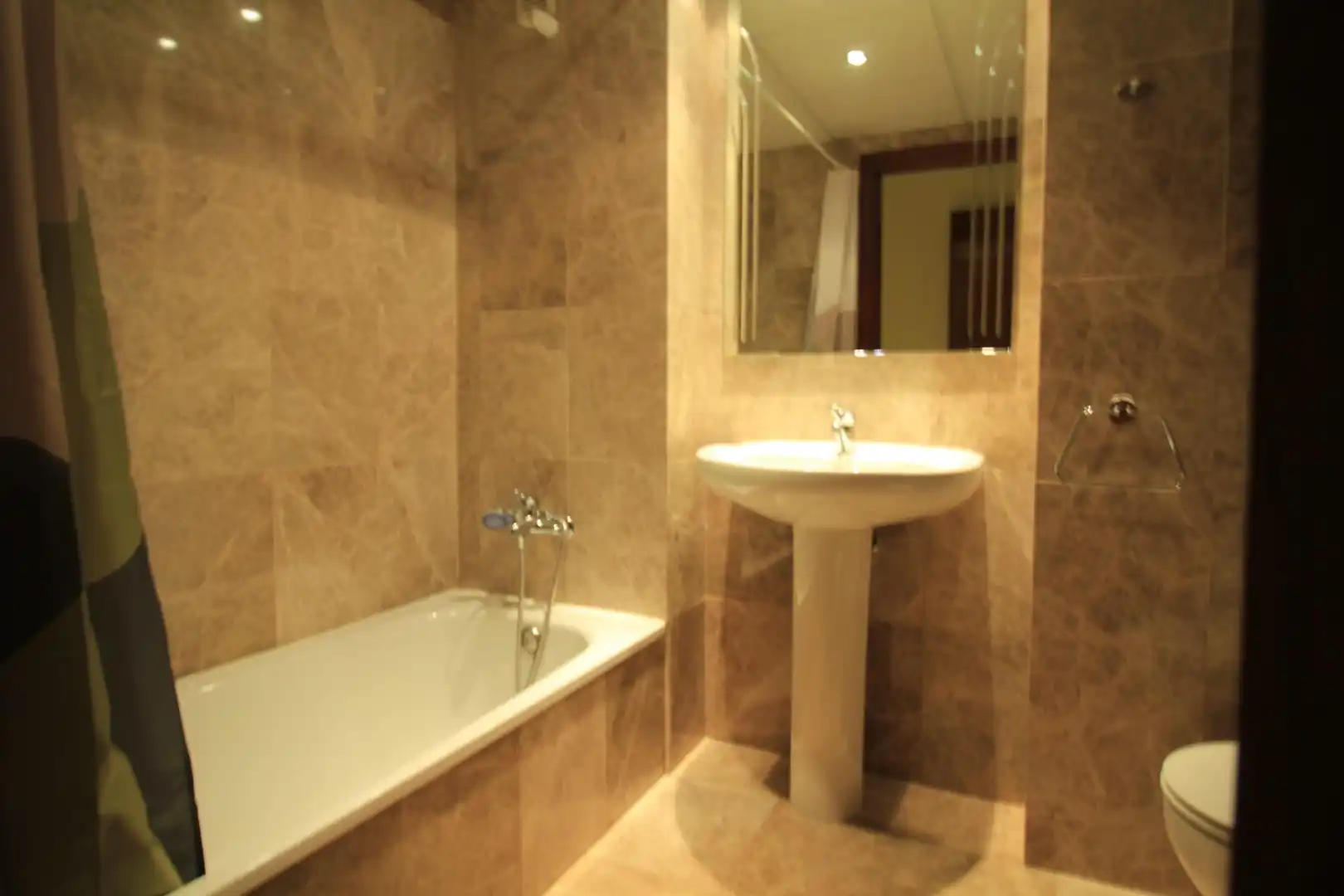 Baño de Ático de alquiler en Badajoz con Aire acondicionado, Calefacción y Trastero