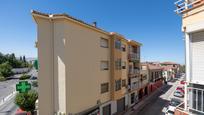 Vista exterior de Pis en venda en  Granada Capital amb Aire condicionat, Terrassa i Balcó