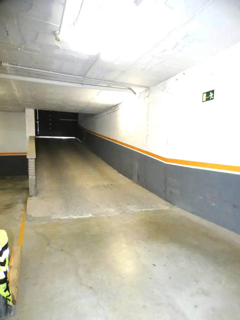 Parking de Ático en venta en Terrassa con Calefacción, Terraza y Balcón