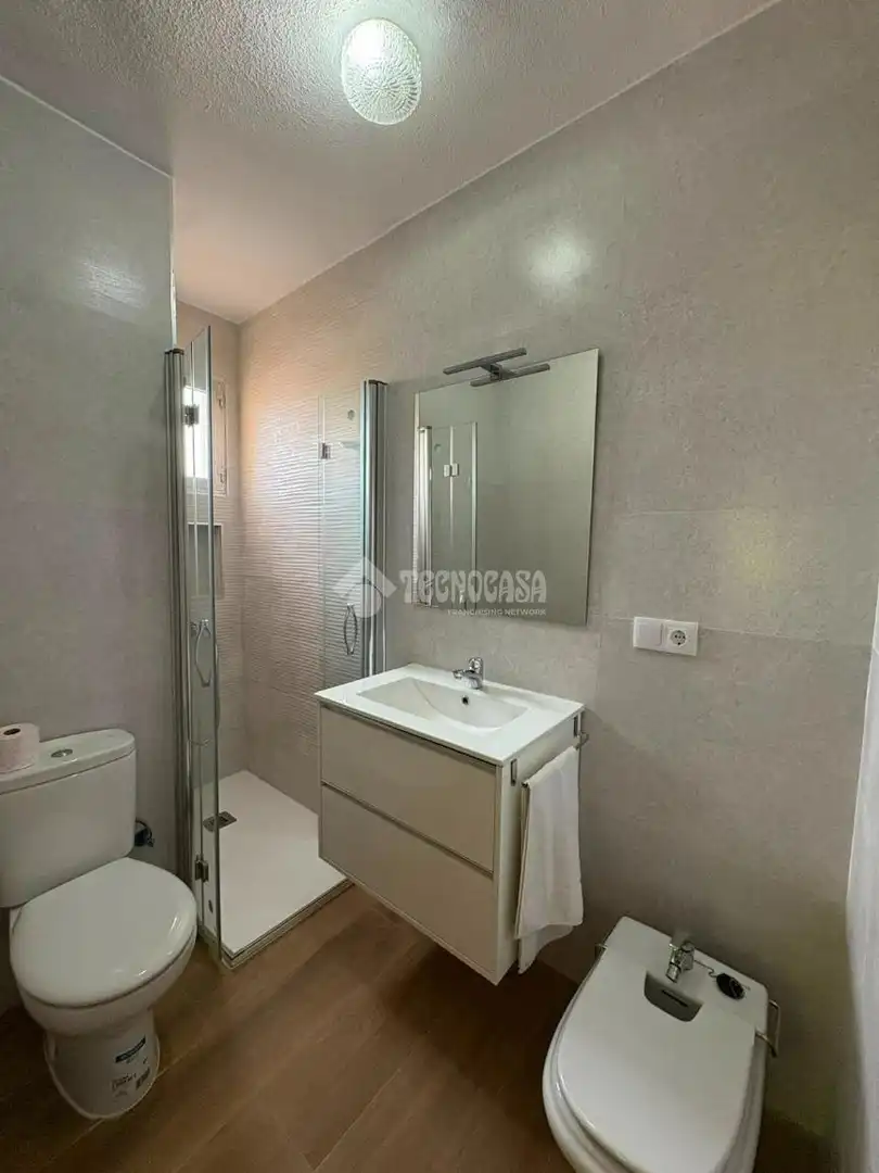 Badezimmer von Wohnung zum Verkauf in Andújar mit Klimaanlage