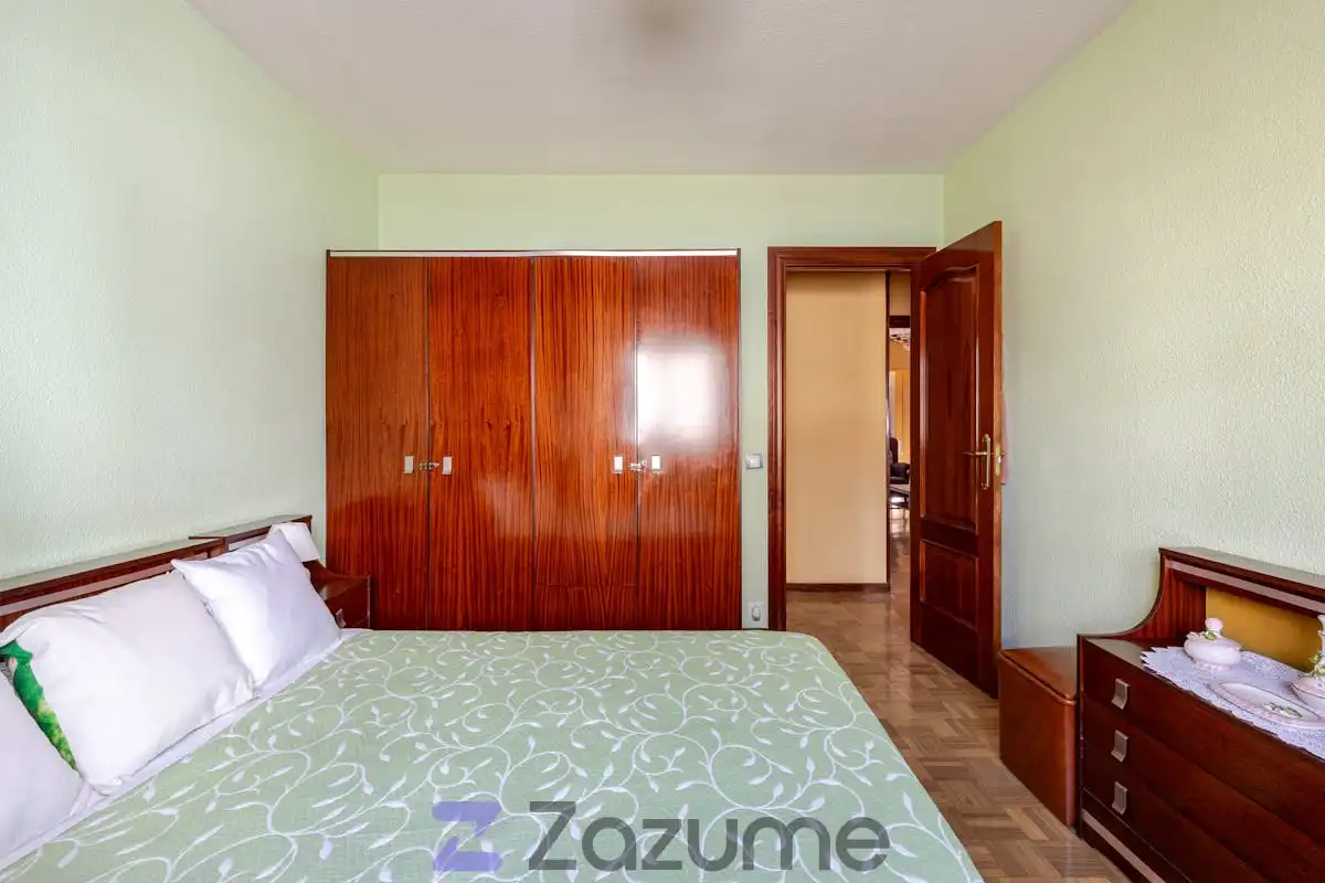 Bedroom of Flat for rent in Madrid  with Heating, Parquet flooring and Terrace