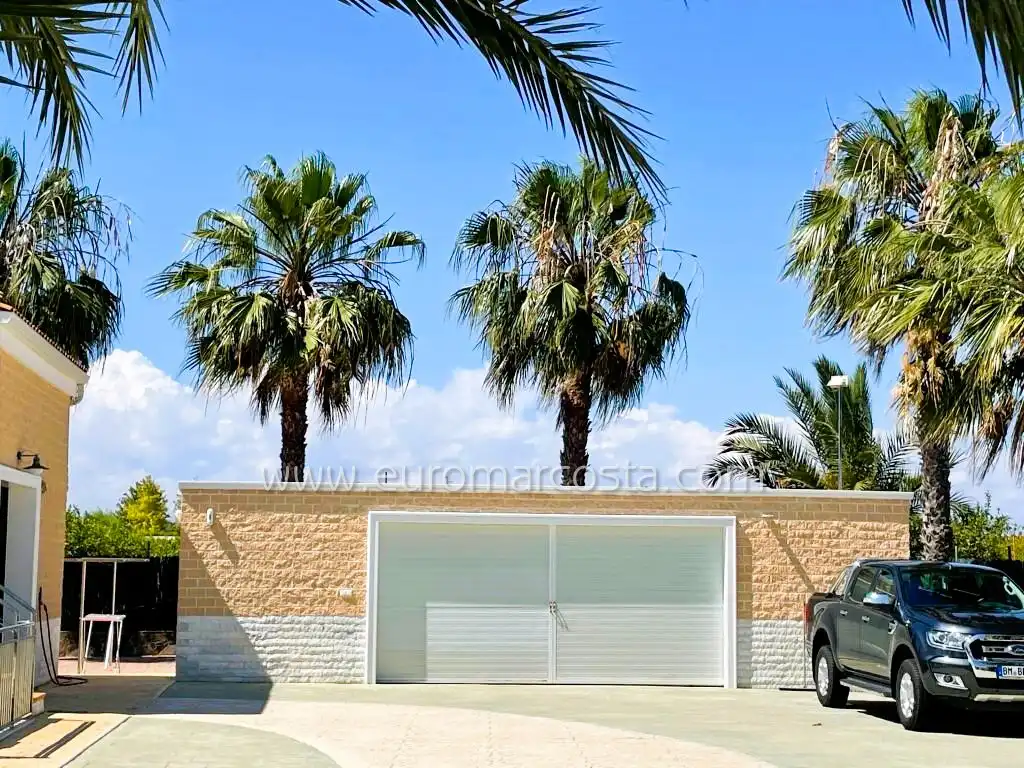 Exterior view of Houses for sale in Elche / Elx  with Air Conditioner, Heating and Private garden