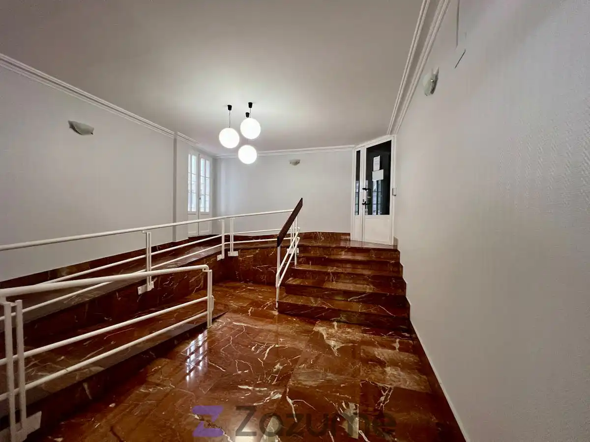 Piso de alquiler en Bilbao  con Calefacción, Parquet y Amueblado