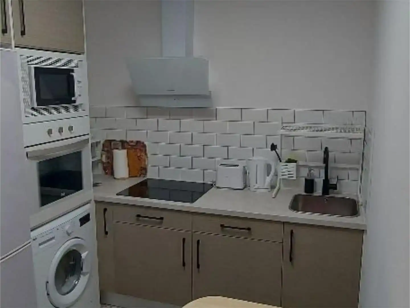 Cuina de Pis de lloguer en Santander amb Parquet, Moblat i Forn