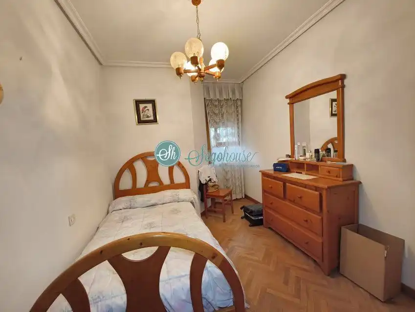 Habitación de Piso en venta en Segovia con Calefacción, Terraza y Trastero
