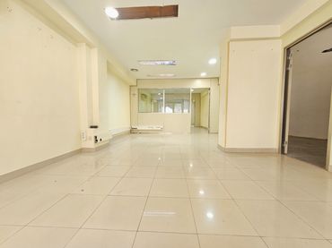 Local comercial en venda a Carrer del Pintor Cortina