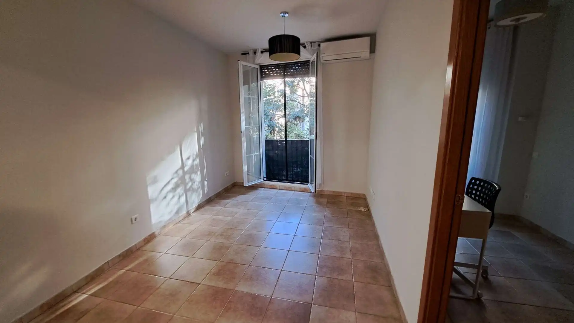Habitación de Piso de alquiler en Zaragoza con Aire acondicionado, Calefacción y Trastero