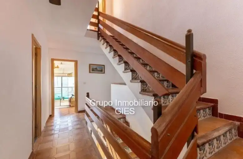 Einfamilien-Reihenhaus zum Verkauf in Sueca mit Klimaanlage, Heizung und Privatgarten