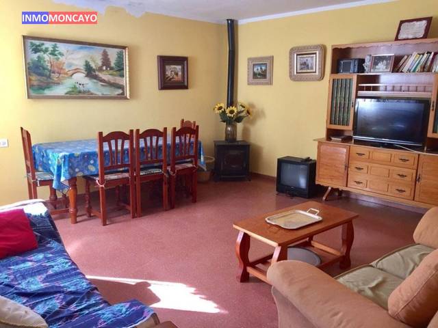 Casa-chalet en Venta en Novallas