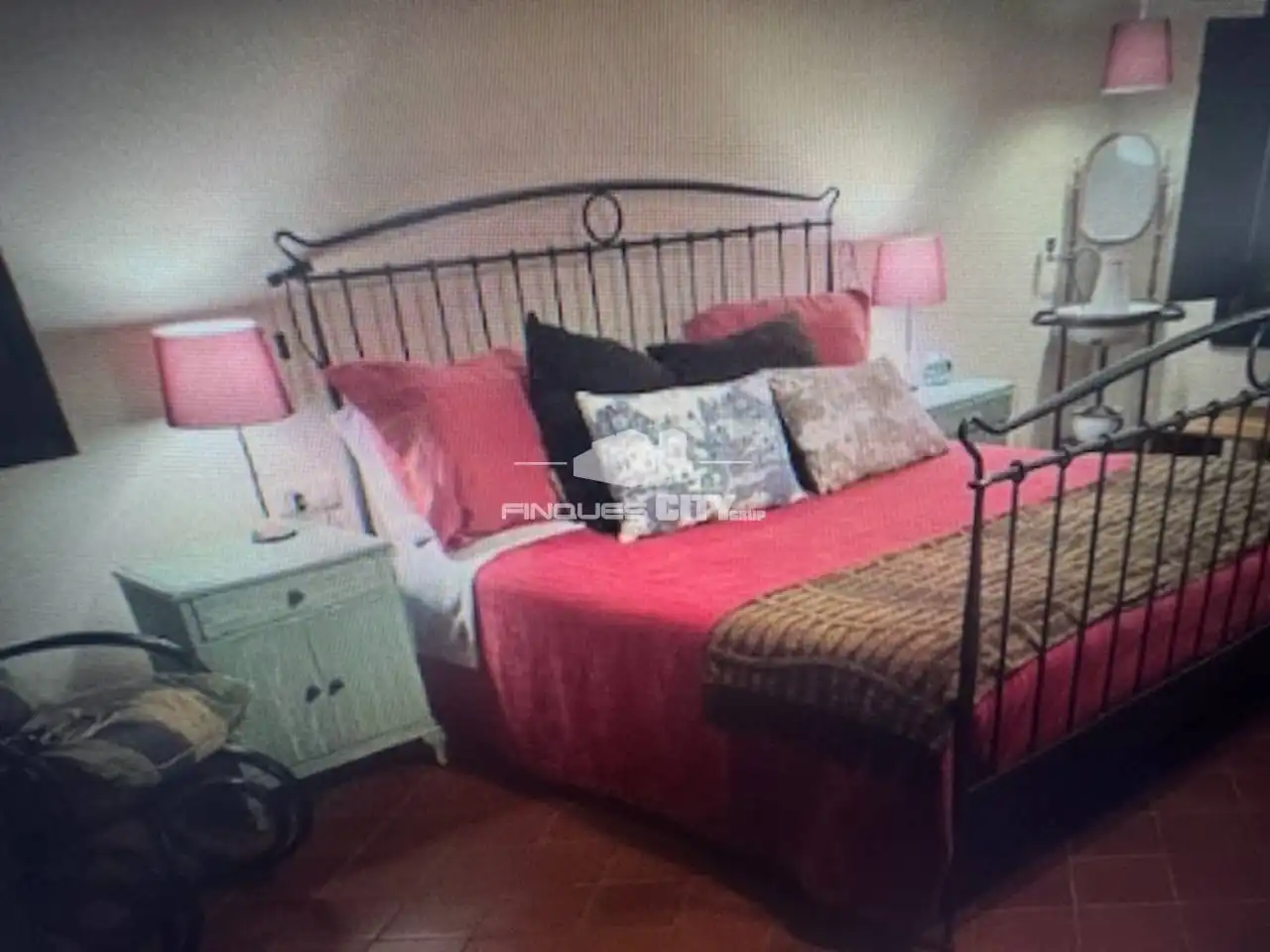 Dormitori de Casa o xalet en venda en Mieres (Girona) amb Calefacció i Jardí privat