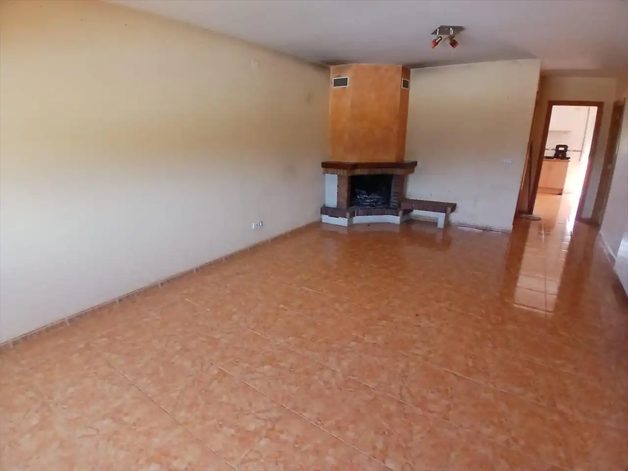 Adossat en venda a BASTIDA