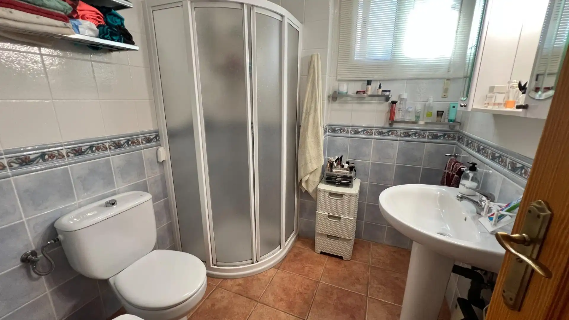 Bany de Casa o xalet en venda en Castellón de la Plana / Castelló de la Plana amb Aire condicionat, Jardí privat i Terrassa