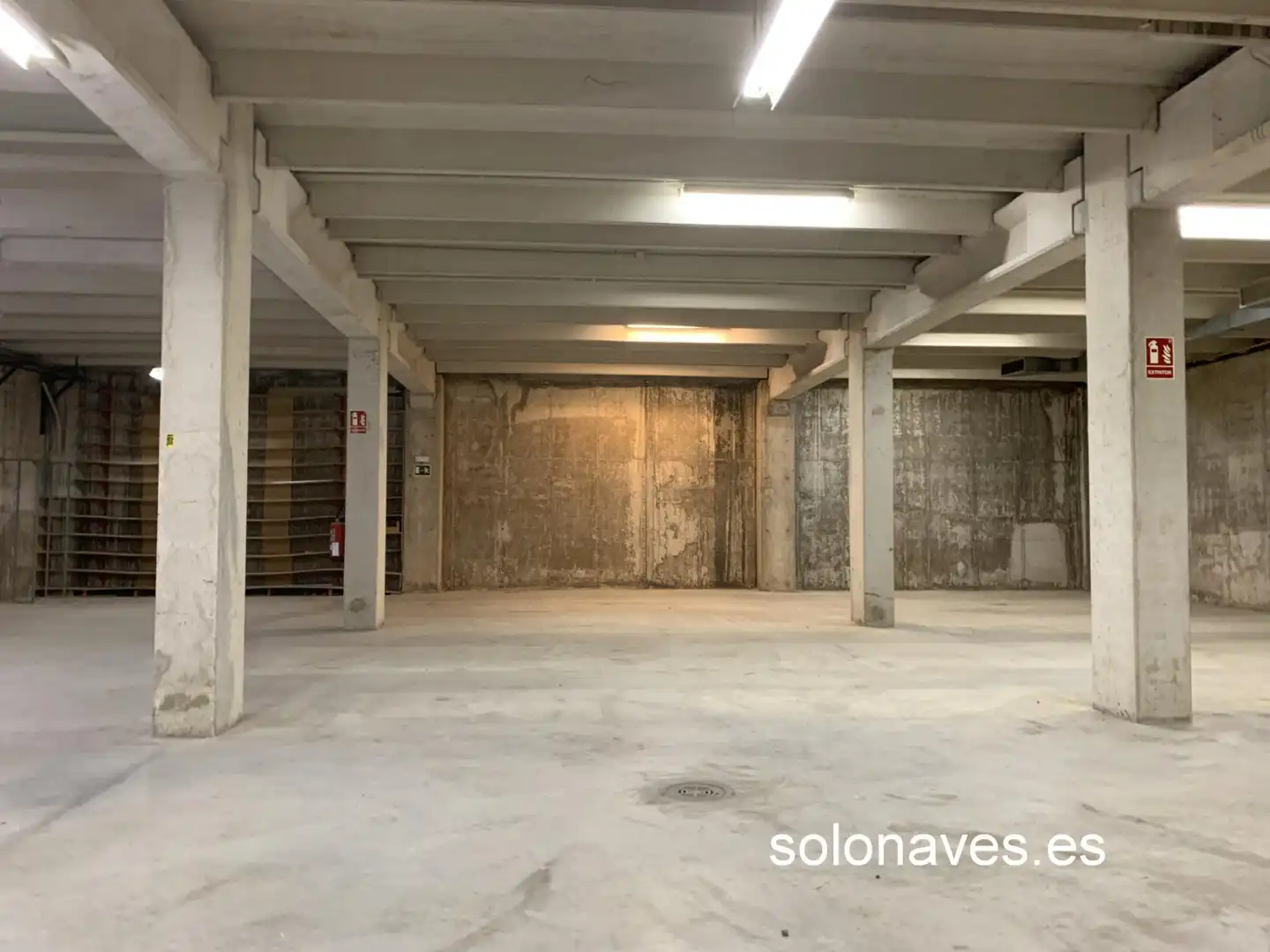 Nau industrial de lloguer en Zaragoza