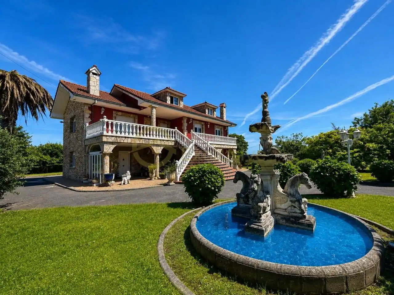 Vista exterior de Casa o chalet en venta en Castrillón con Calefacción, Jardín privado y Parquet