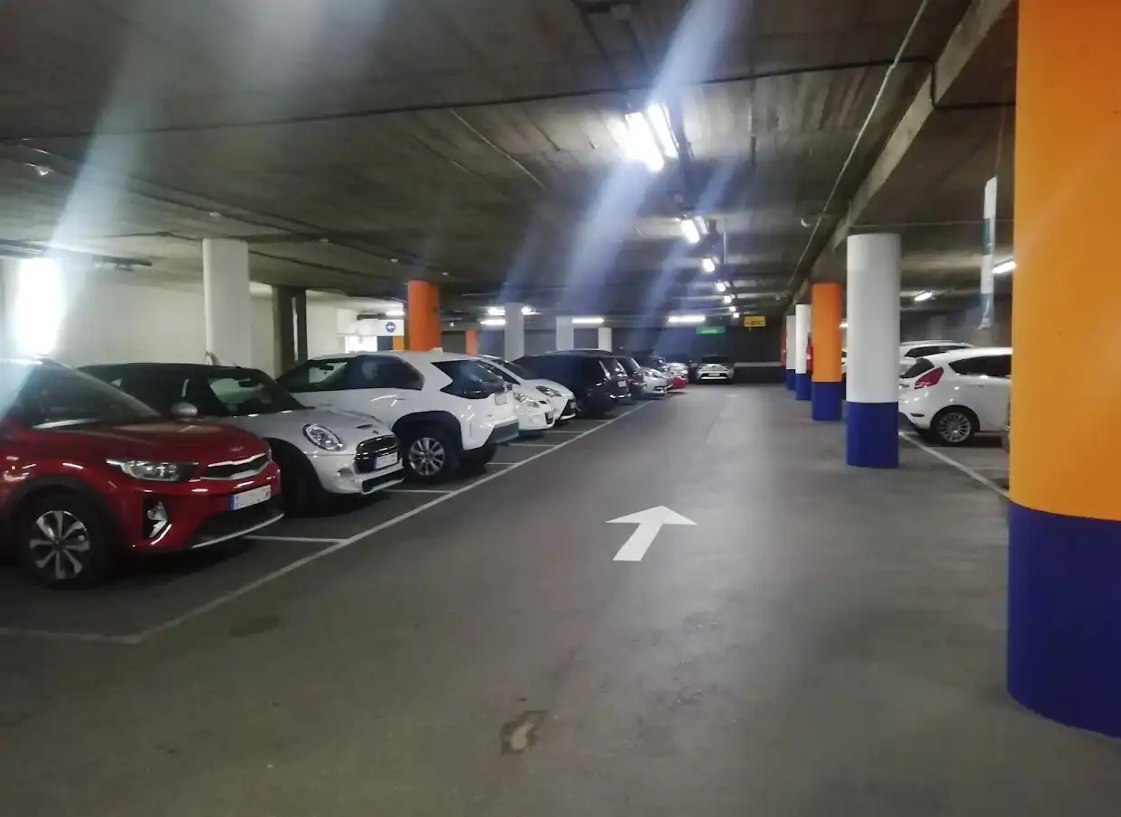 Parking de Garaje de alquiler en Sant Cugat del Vallès con Alarma