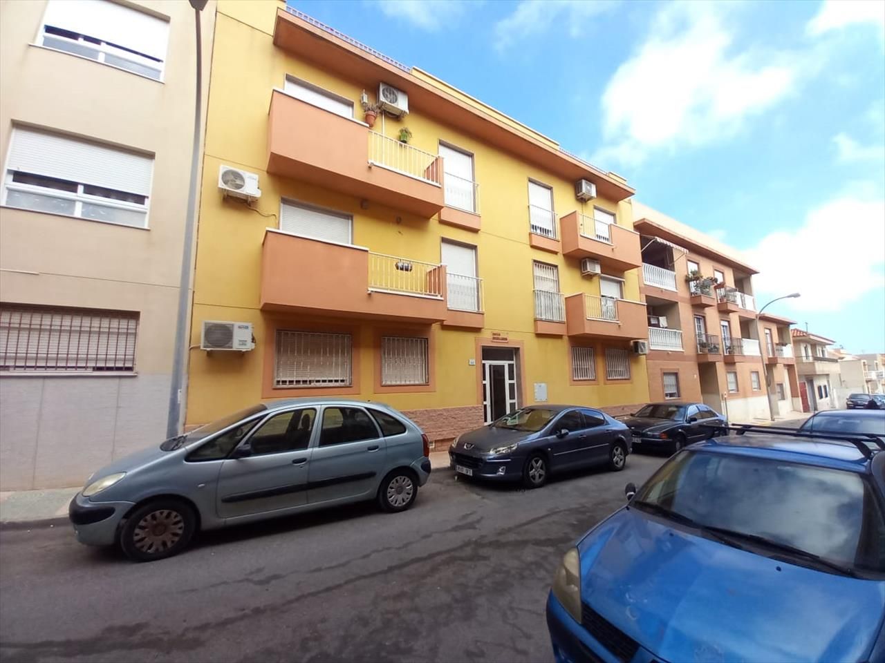 Exterior view of Flat for sale in Vícar