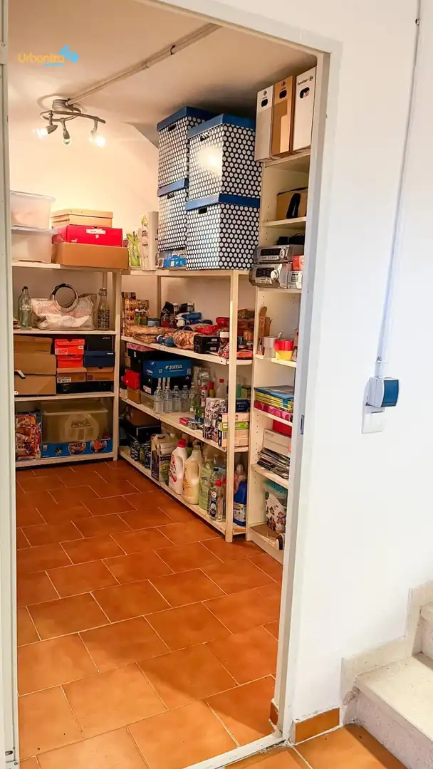 Cuina de Casa adosada en venda en Cáceres amb Calefacció, Terrassa i Traster