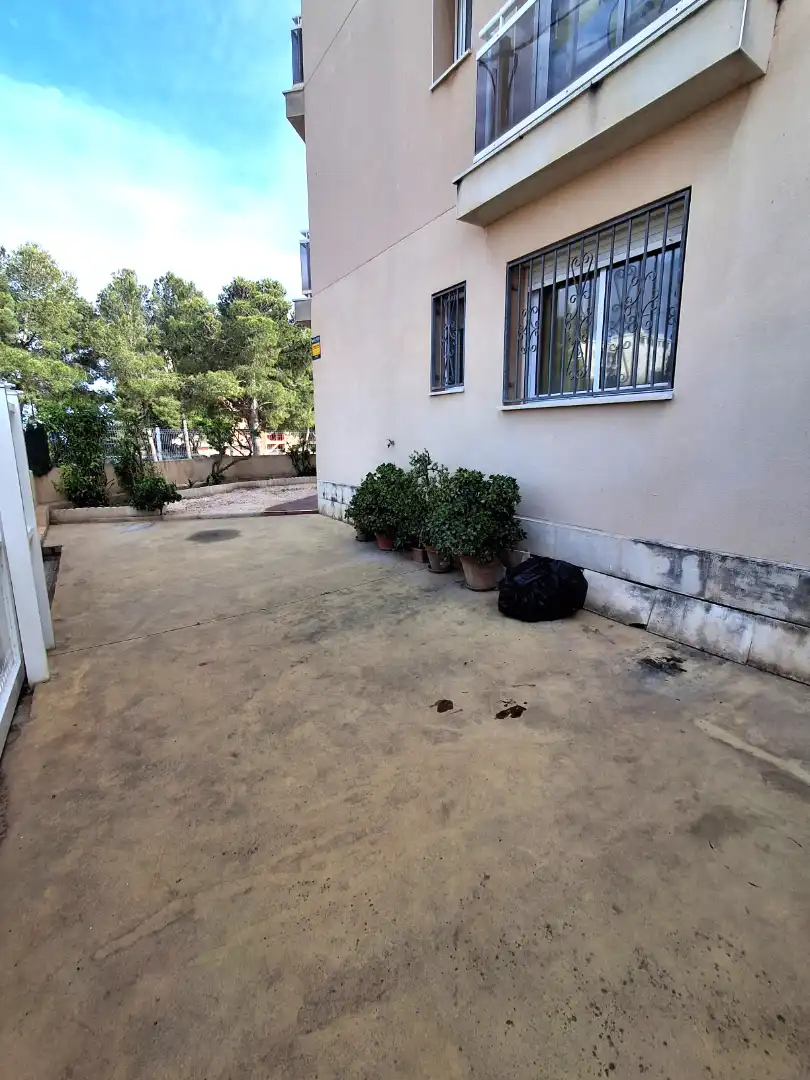 Terraza de Planta baja en venta en Mont-roig del Camp con Jardín privado, Horno y Alarma