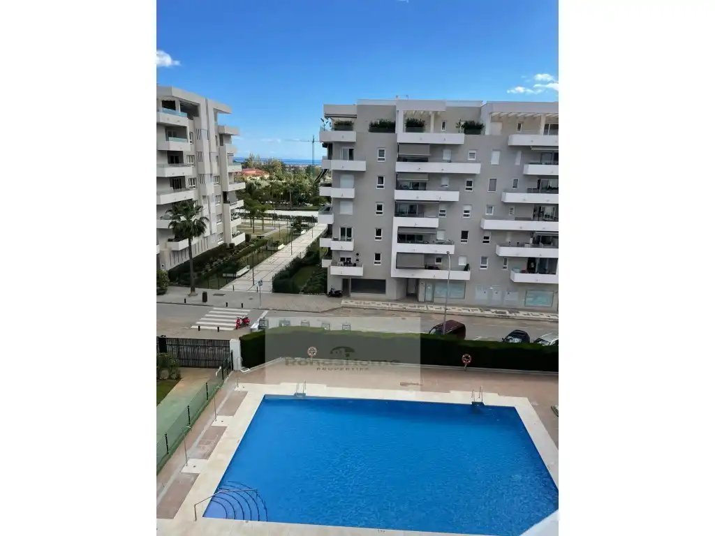 Piscina de Piso de alquiler en Marbella con Terraza y Piscina