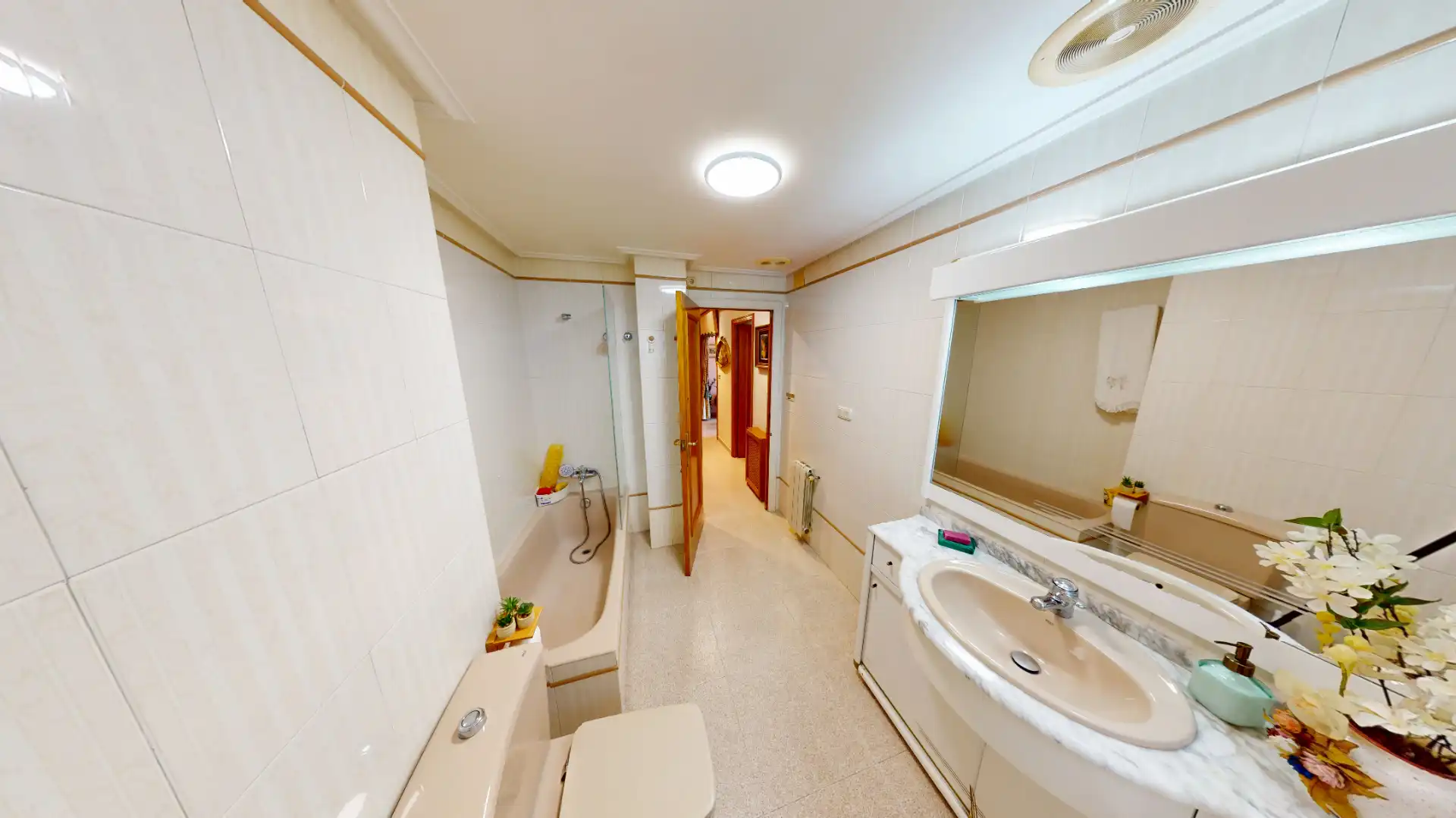Bany de Casa o xalet en venda en Elche / Elx amb Aire condicionat, Calefacció i Jardí privat