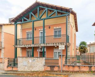 Vista exterior de Casa o xalet en venda en Zizur Mayor / Zizur Nagusia amb Calefacció, Terrassa i Traster