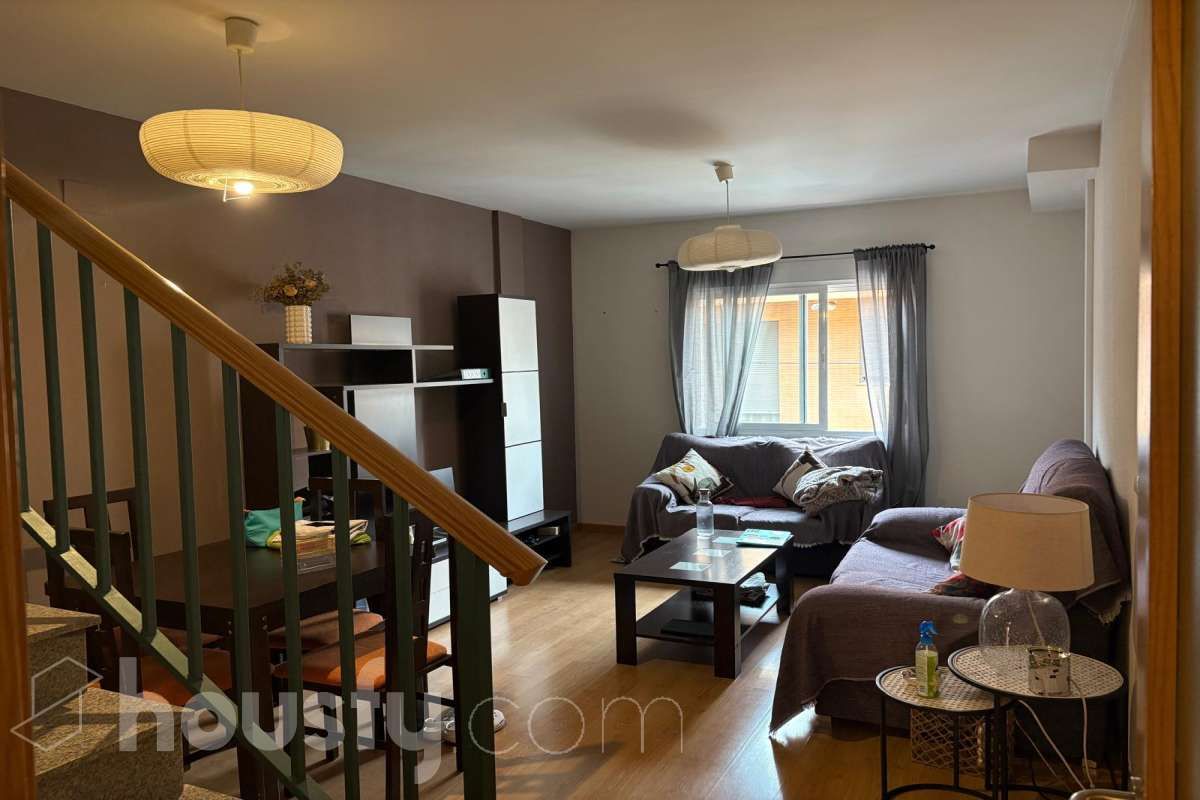 Sala d'estar de Dúplex de lloguer en Ciudad Real Capital amb Calefacció, Parquet i Terrassa
