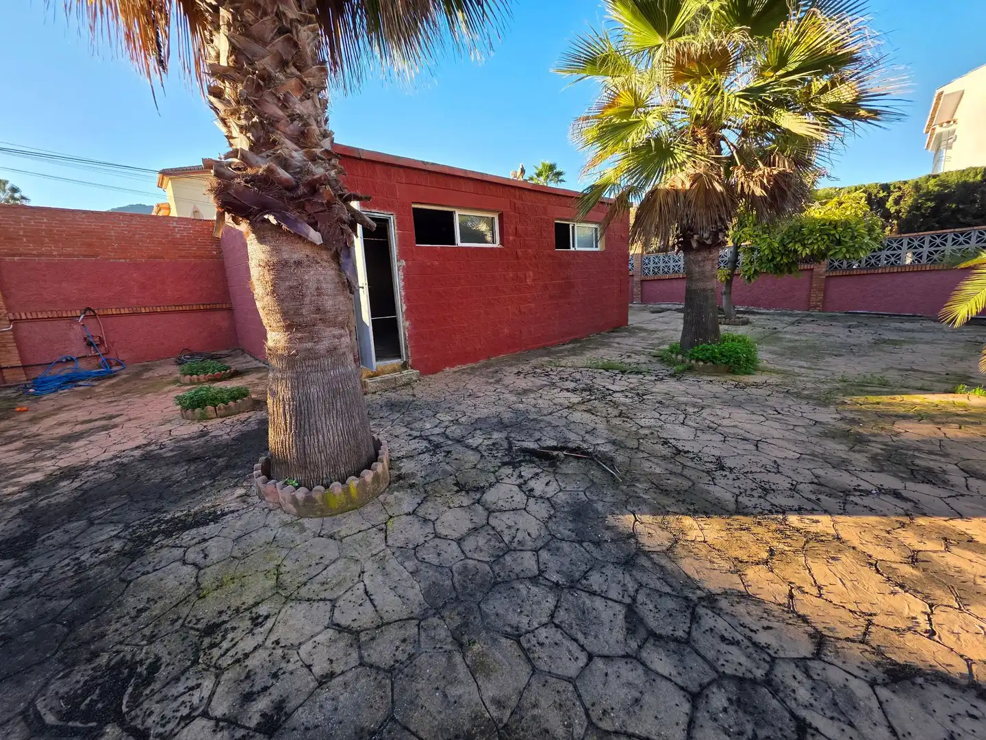 Vista exterior de Casa o xalet en venda en Alhaurín de la Torre amb Aire condicionat, Calefacció i Jardí privat