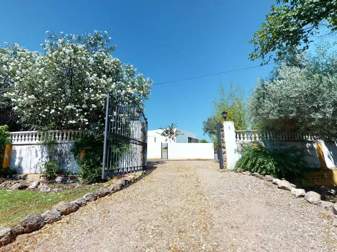 Vista exterior de Casa o xalet en venda en  Córdoba Capital amb Aire condicionat i Piscina