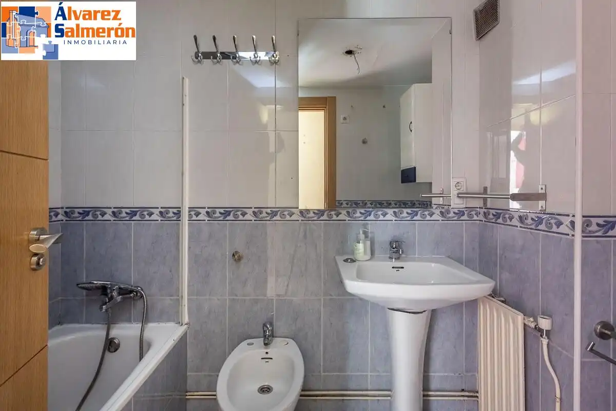 Piso en venta en Calle Bajo de Huétor, Cervantes