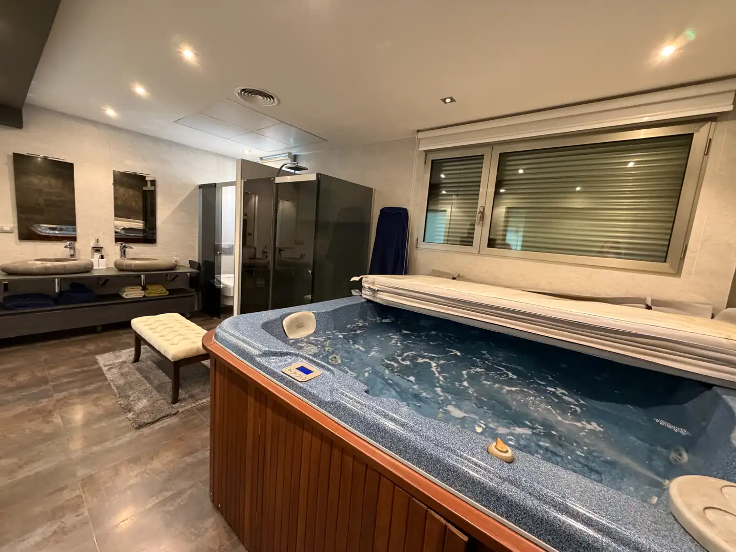 Bathroom of Detached homes for sale in Sagunto / Sagunt  with Air Conditioner, Terrace and Furnished
