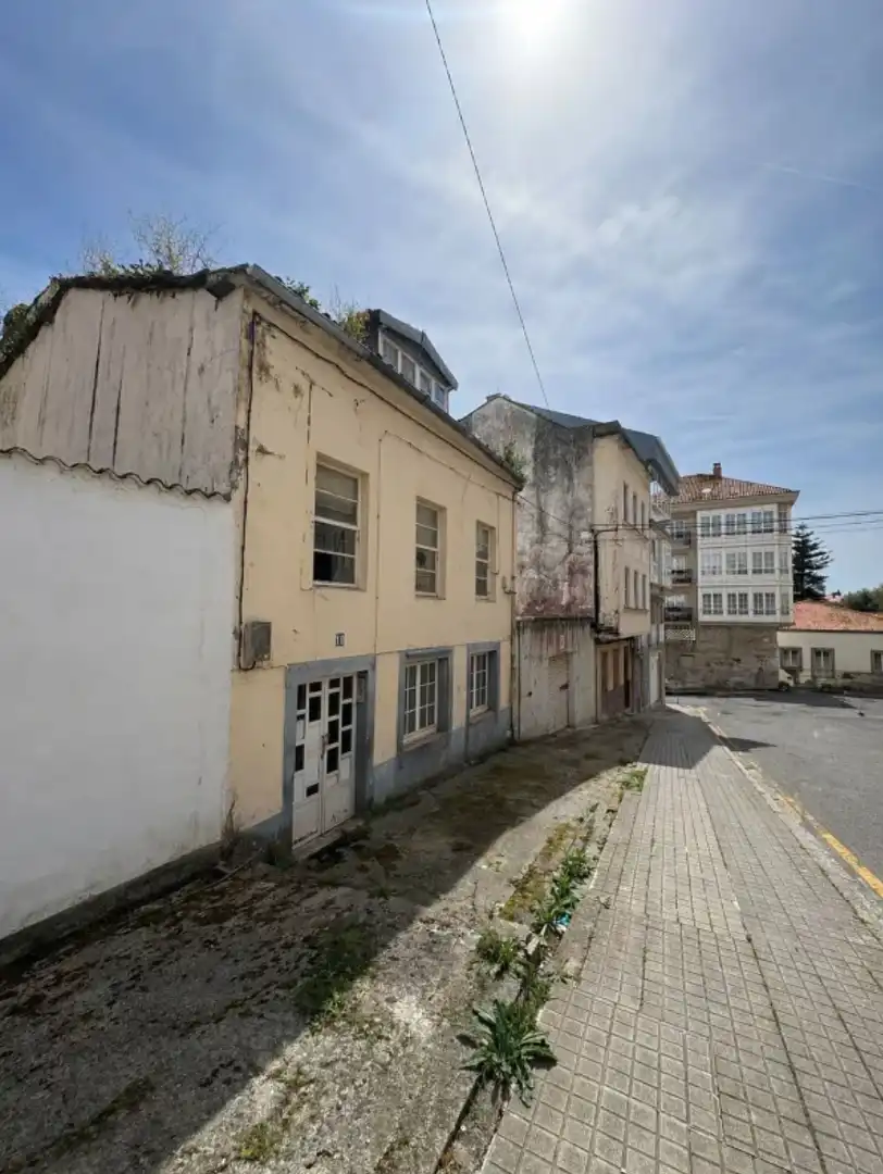 Vista exterior de Casa adosada en venda en Ferrol amb Terrassa
