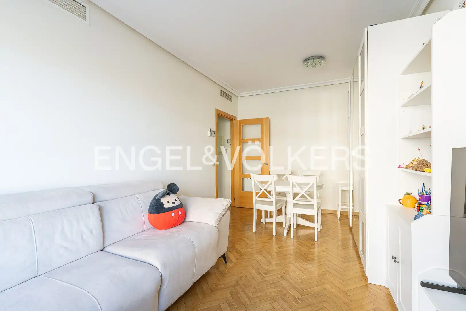 Sala de estar de Piso en venta en Coslada con Aire acondicionado, Calefacción y Parquet