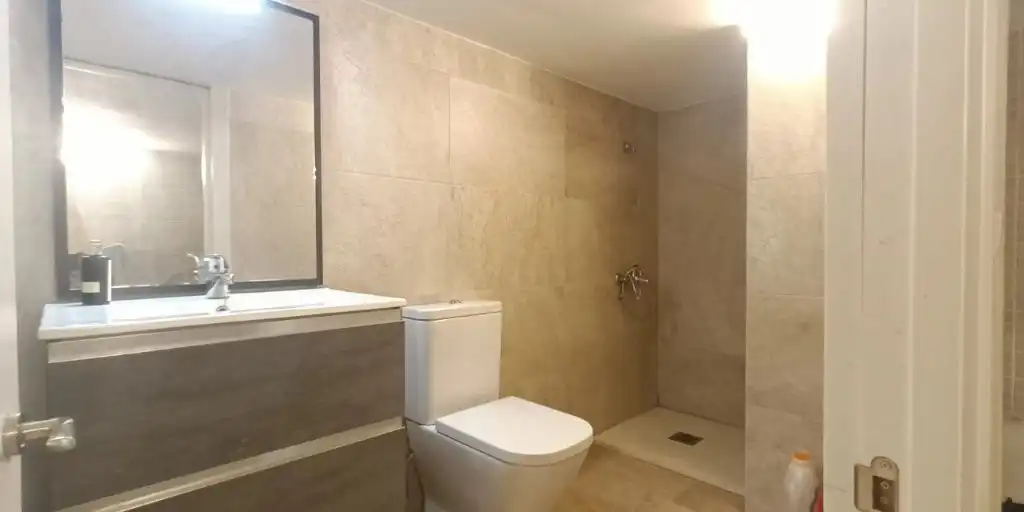 Bathroom of Duplexes for sale in Madrid  with Air Conditioner, Heating and Storage room